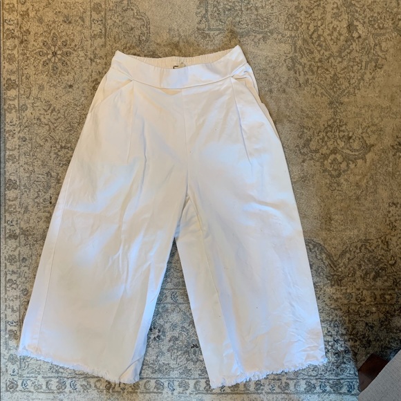 White Denim Cropped Leg Pants - Picture 1 of 1
